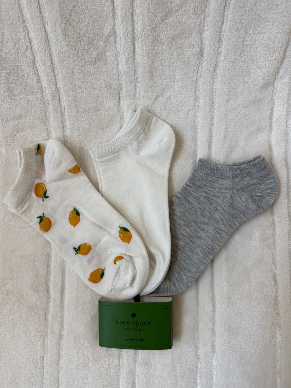 Kate Spade New York Low‑Cut Sock Trio — White, Gray & Yellow Lemon Print